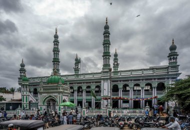 Mysore, Hindistan 'ın Karnataka eyaletinde yer alan bir şehirdir. Hindistan 'ın Karnataka eyaletinin üçüncü büyük şehridir.