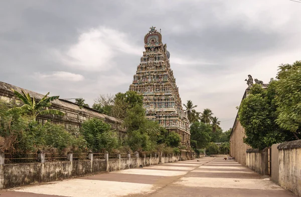 Mahalinghwaraswamy Tapınağı, Tiruvidaymardir - Hindu tapınağı, Hindistan 'ın güneyindeki Tamil Nadu eyaletinde bir köy olan Tiruvidaimarutur' da bulunan Shiva tanrısına adanmıştır.