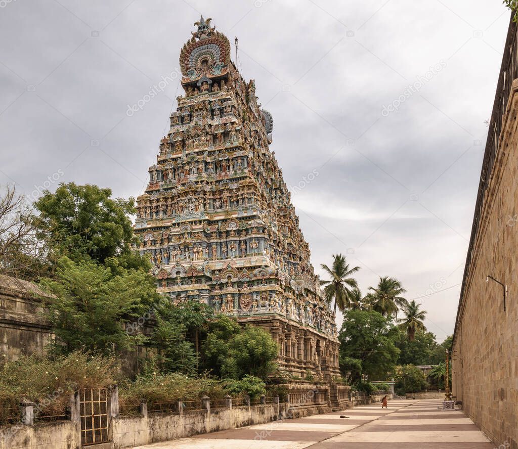 Mahalingeshwaraswamy Temple, Tiruvidaymarudur - Hindu temple dedicated to the deity Shiva located in Tiruvidaimarutur, a village in the southern Indian state of Tamil Nadu