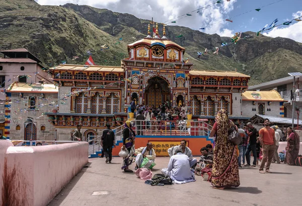 Badrinath Una Ciudad Hindú Sagrada Ubicada Las Colinas Garhwal Orillas —  Fotos de Stock