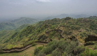 Kumbhalgarh, Hindistan 'ın batı kesiminde, Udaipur yakınlarındaki Rajsamand bölgesinde Aravalli tepelerinin batı yamacında bulunan bir Mewar kalesidir..