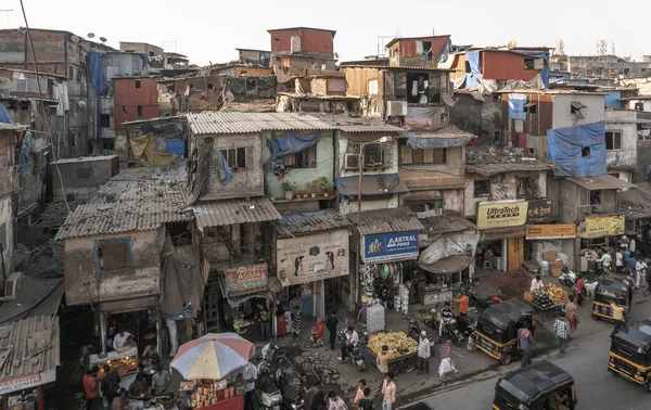 Mumbai 'nin gecekondu mahalleleri Asya' nın en büyük gecekondu mahalleleri.