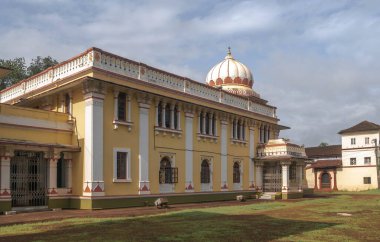 Sri Pandurang Mandir Tapınağı, Vithalwadi, Sankuelim 'de. Bu tapınak, Lord Vishnu 'nun vücut bulmuş hali olan Lord Vital' e adanmıştır..
