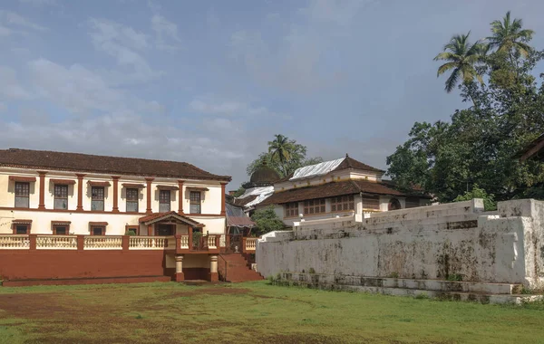 Sri Pandurang Mandir Tapınağı, Vithalwadi, Sankuelim 'de. Bu tapınak, Lord Vishnu 'nun vücut bulmuş hali olan Lord Vital' e adanmıştır..