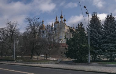 Kharkov 'daki bir kilise olan Kutsal Bakire Meryem' in Katedrali.