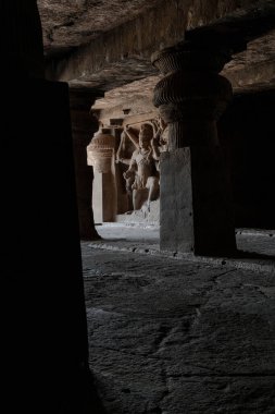 Ellora Mağaraları: Eşsiz Tapınak Kompleksi. Maharashtra. Hindistan.