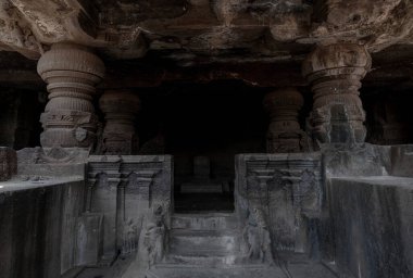 Ellora Mağaraları: Eşsiz Tapınak Kompleksi. Maharashtra. Hindistan.