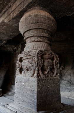 Ellora Mağaraları: Eşsiz Tapınak Kompleksi. Maharashtra. Hindistan.