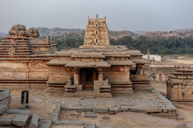 Hampi - Hindistan 'ın kalbinde büyük bir imparatorluğun kalıntıları.