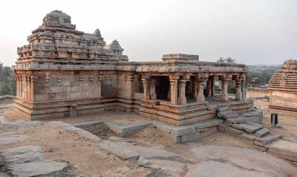 Hampi - Hindistan 'ın kalbinde büyük bir imparatorluğun kalıntıları.