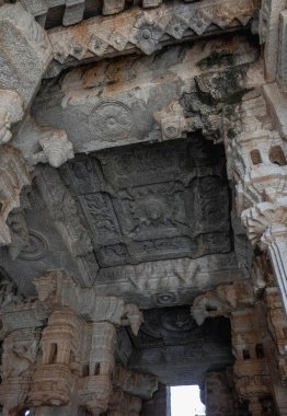 Hampi - Hindistan 'ın kalbinde büyük bir imparatorluğun kalıntıları.