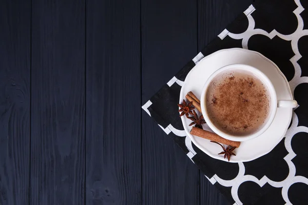 Ev yapımı kakao tarçın ile