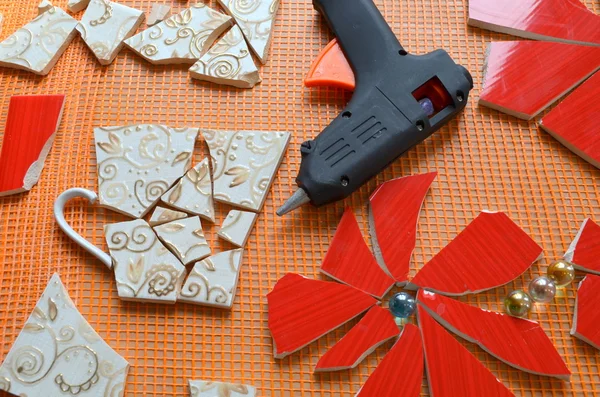 tutkal tabancası ve mozaik