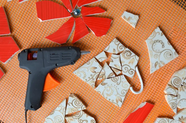 tutkal tabancası ve mozaik