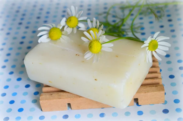 Sabão natural com camomila — Fotografia de Stock