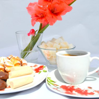 Günaydın, Kahvaltı - kurabiye, şeker ve kahve