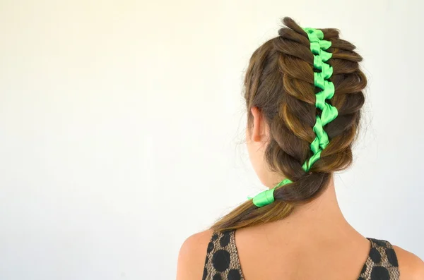 Hair weave met groen lint — Stockfoto