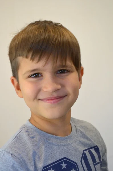 Teen Boy Asymmetric Haircut — Stock Photo, Image