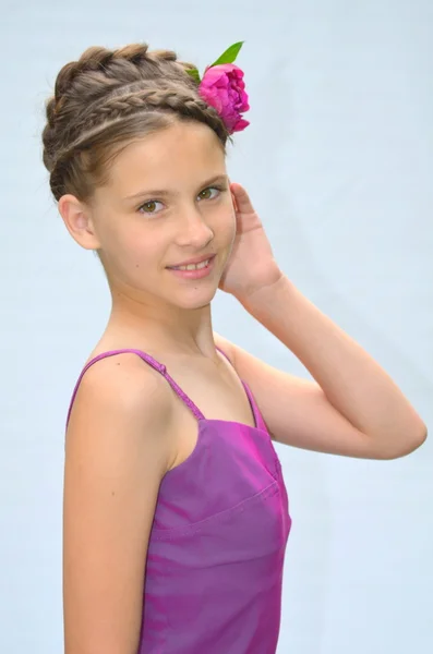 Fransız örgü ve Şakayık saç modeli