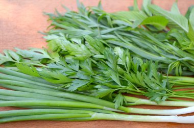 Maydanoz, nane, frenk soğanı