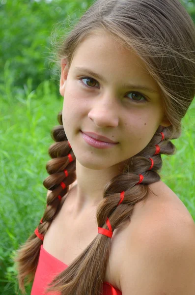 Menina com tranças — Fotografia de Stock