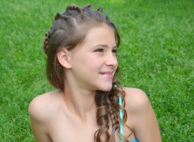 Özel bir saç modeli ile kız