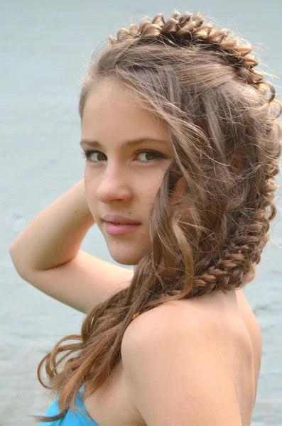 Girl with an exclusive hairstyle — Stock Photo, Image