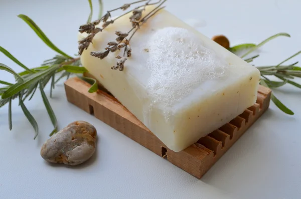 Zeep met natuurlijke lavendel — Stockfoto