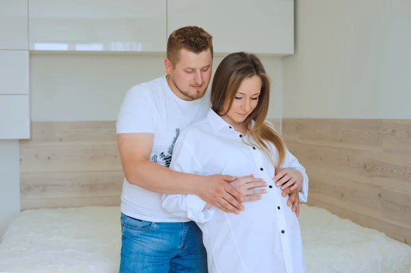 Loving pregnant couple — Stock Photo, Image