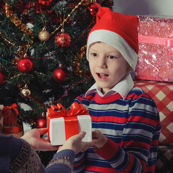 Kerstcadeau verrassing — Stockfoto