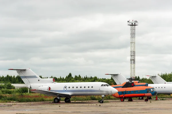 Aircraft in airport — Stock Photo, Image