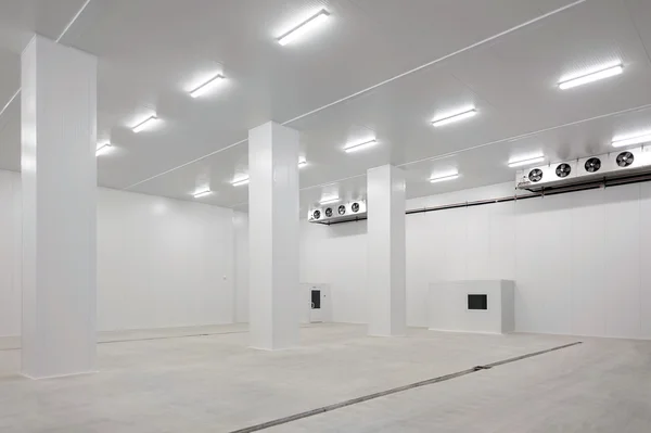 Interior of a empty warehouse — Stock Photo, Image