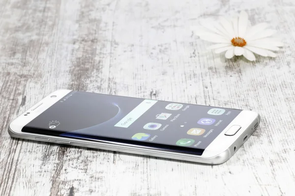 Samsung Galaxy S7 Edge — стоковое фото