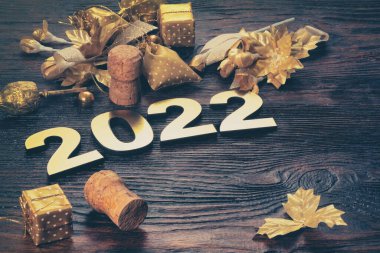 - Mutlu yıllar. Soyut arkaplanda 2022 sayısından sembol