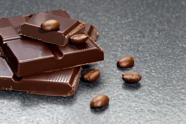 Koyu çikolata ve kahve fasulye