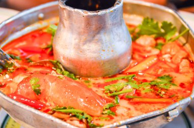 Tom yam kung (karides tom yam)