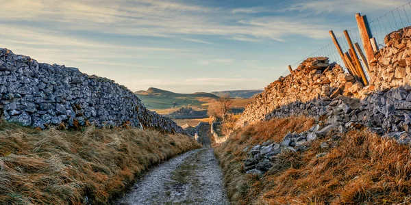 Goat Scar Lane Frente Ribblesdale North Yorkshire Com Smearset Scar — Fotografia de Stock