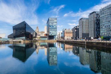 08.06.2021 Liverpool, Merseyside, İngiltere. Merseyside 'da Liverpool' un merkezinde modern mimari