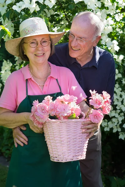 Gardener with man standing — Stock Photo, Image