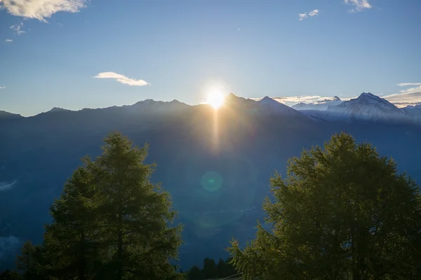 Paisagem com Alpes Montanhas — Fotografia de Stock