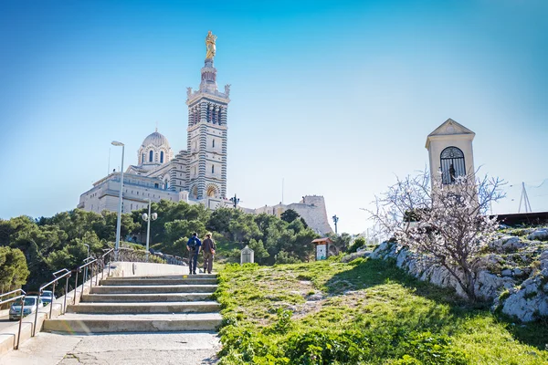 Notre-dame de la garde (unsere Gardedame), eine katholische Basilika in Marseille, Frankreich — Stockfoto