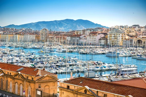 Paesaggio urbano panoramico di Marsiglia con Vieux Port, Marsiglia, Provenza, Francia Foto Stock