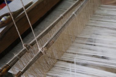 Dokuma tezgahında pamuk