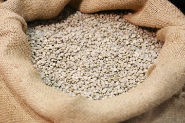 Çiğ kahve torbası.