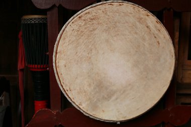 Büyük deri davul, Tayland