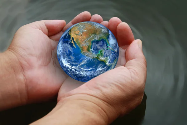 Duas Mãos Segurar Terra Água Incluindo Elementos Fornecidos Pela Nasa — Fotografia de Stock