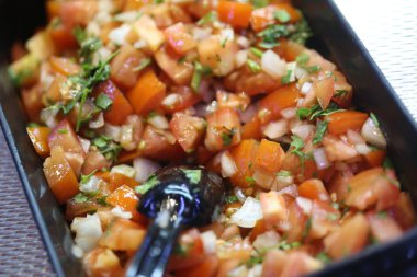 Restoranda salata barı