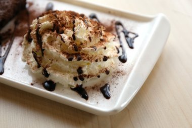 Brownie ve krema, fırın.