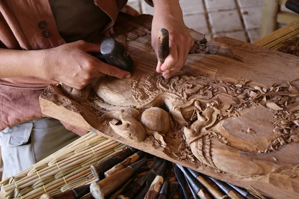 Artisan Sculpteur Bois Art Thaï — Photo