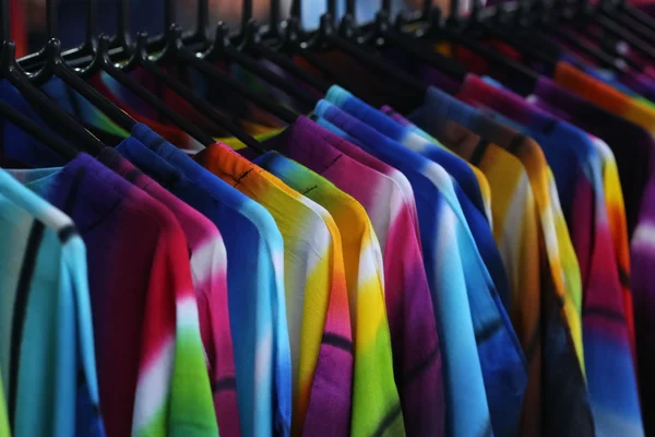 Красочная Ткань Магазине Рубашке Платье — стоковое фото